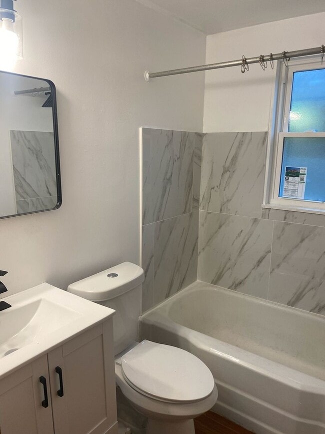 Building Photo - Charming 3-Bedroom Single-Family Home in Quiet Parma Neighborhood