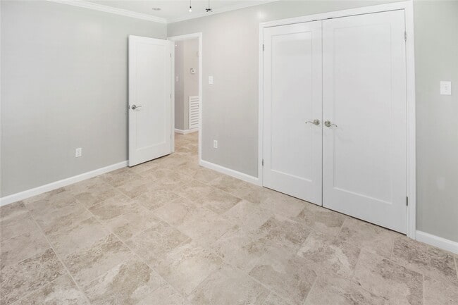 Building Photo - 6 Coralberry Ct