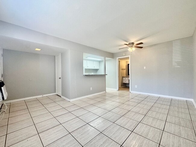 Interior Photo - 2006 Sul Ross St, HOUSTON, TX 77098