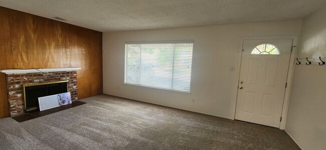 Building Photo - 5929 Lake Crest Way