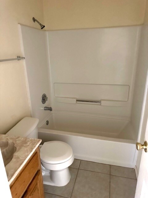 Building Photo - 717 W Bronze Dr