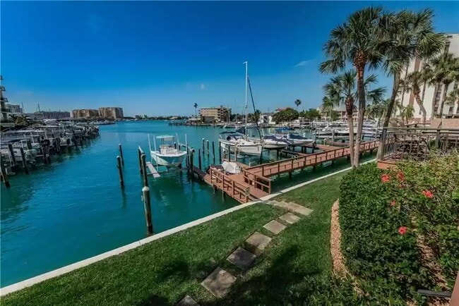 Building Photo - 240 Windward Passage