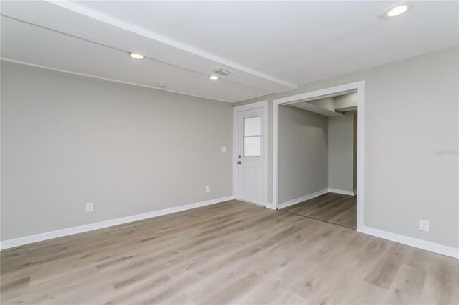 Building Photo - 1909 Glen Echo Ln