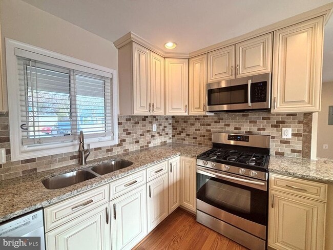 Building Photo - 12327 Flamingo Ln