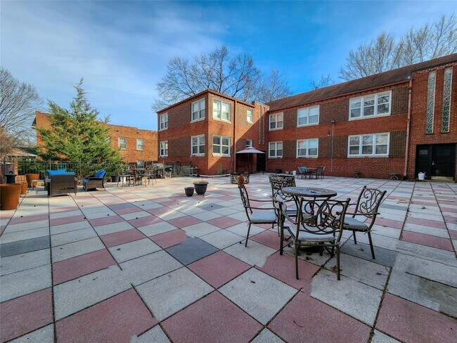 Building Photo - 7752 Wise Ave