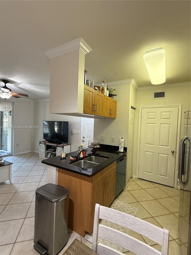 Building Photo - 6466 Emerald Dunes Dr