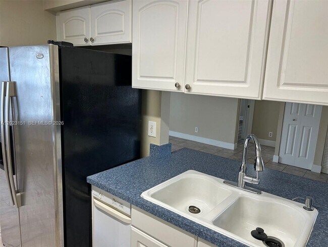 Building Photo - 301 SW 86th Ave