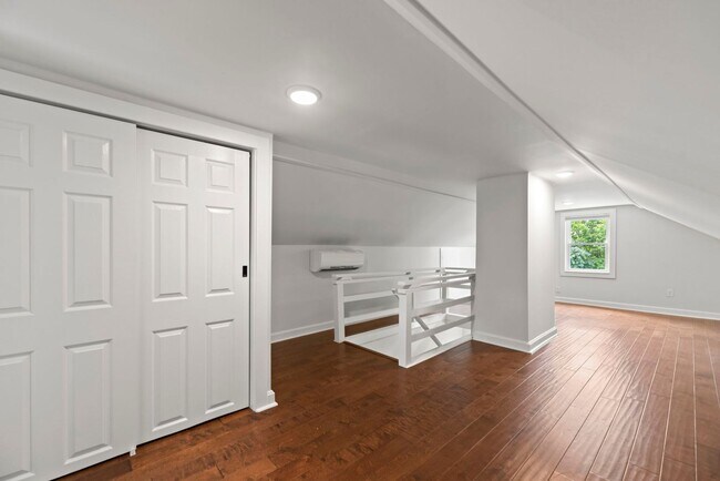 Building Photo - Knoxville 37909 - 3 bedroom 2 bath - call ...