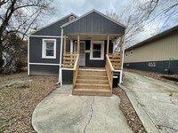 Building Photo - 1120 E 84th Terrace