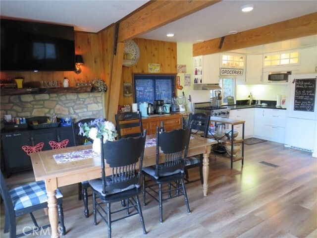 Building Photo - 32415 Scandia Dr