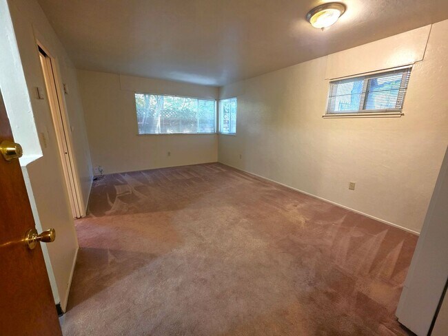 Building Photo - 1-bdr just blocks from Downtown Berkeley