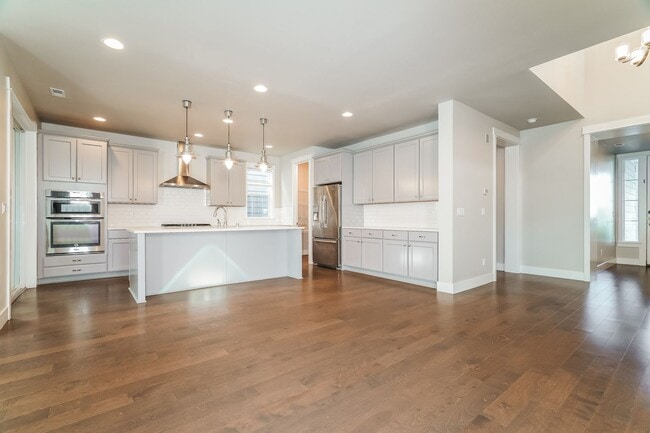 Building Photo - 4 Bedroom 2.5 Bath. Cul-de-Sac beautifully...