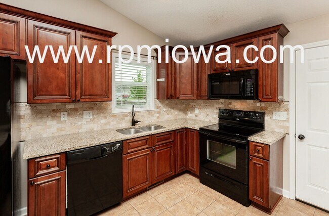 Building Photo - ESTABLISHED NEIGHBORHOOD!!! 4 Bedroom, 3 Bath Home in Ankeny