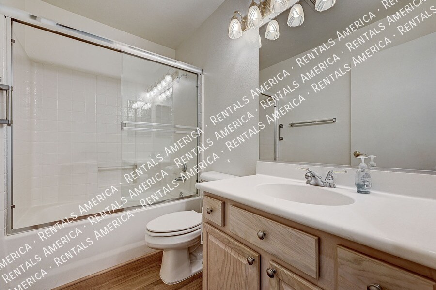 Building Photo - 3224 Bracknell St