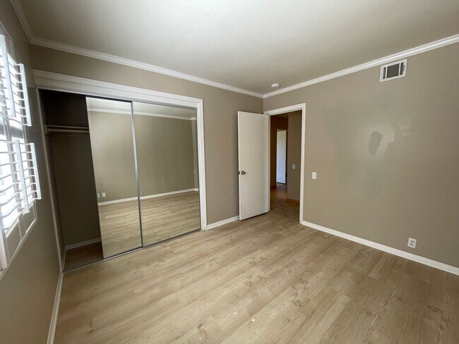 Building Photo - Recently Remodeled 4 Bedroom 2 Bath Single...