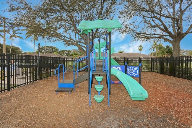 Building Photo - 2232 SW 120th Ave