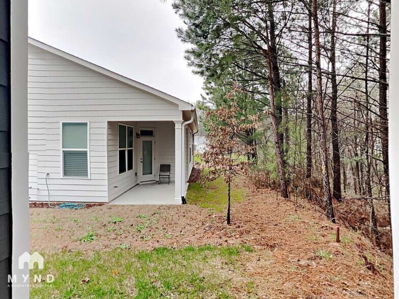 Building Photo - 667 Riverwood Pass