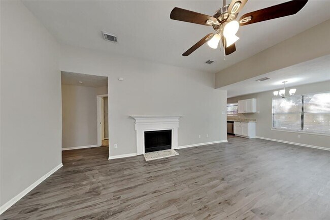 Building Photo - 7743 High Village Dr