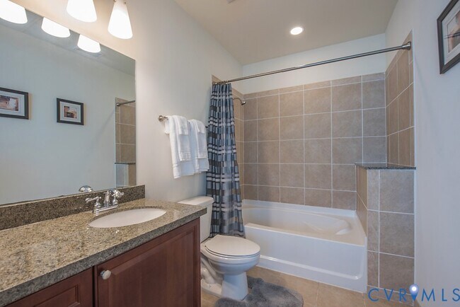 Building Photo - 301 Virginia St