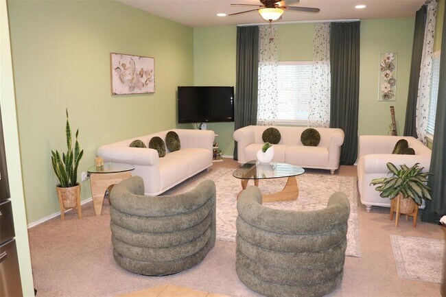 Building Photo - 105 Sandy Lyle Cove