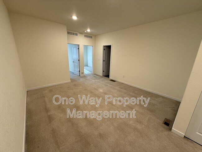 Building Photo - 885 E 98th Ave