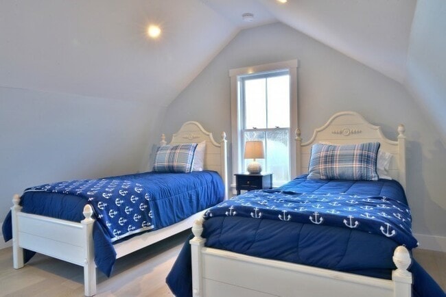 Building Photo - 5 Green Ln