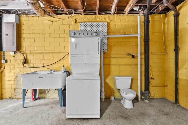 Building Photo - 4347 22nd Ave S