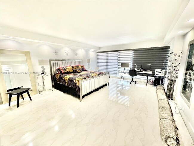 Building Photo - 4100 Galt Ocean Dr