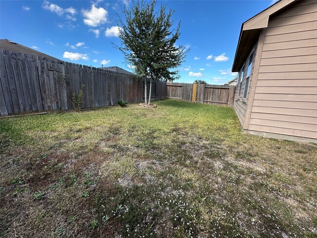 Building Photo - 5415 Sunfall Bend Ln