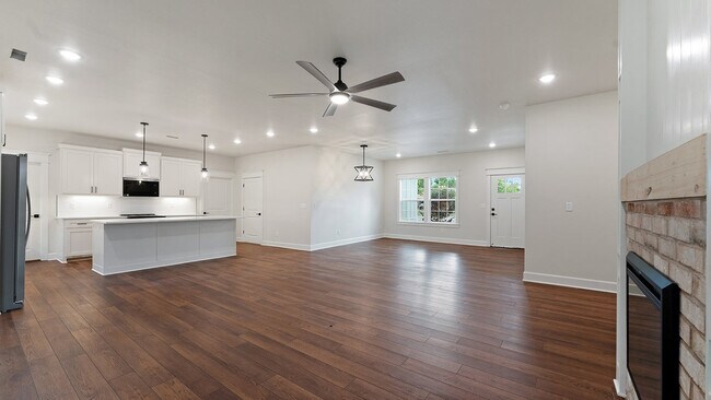 Building Photo - 1709 S 15th St