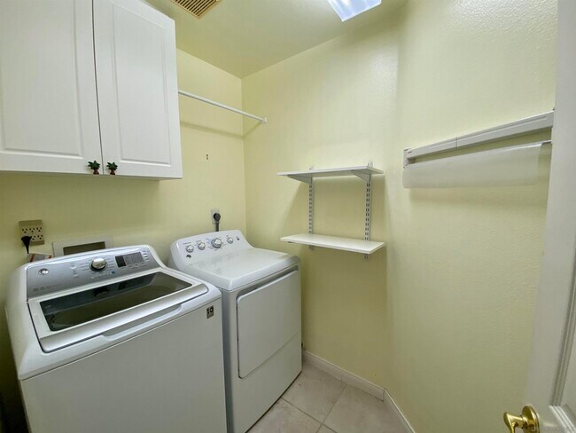 Building Photo - 13294 Larkfield Ct