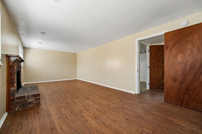 Building Photo - 1265 Granby St