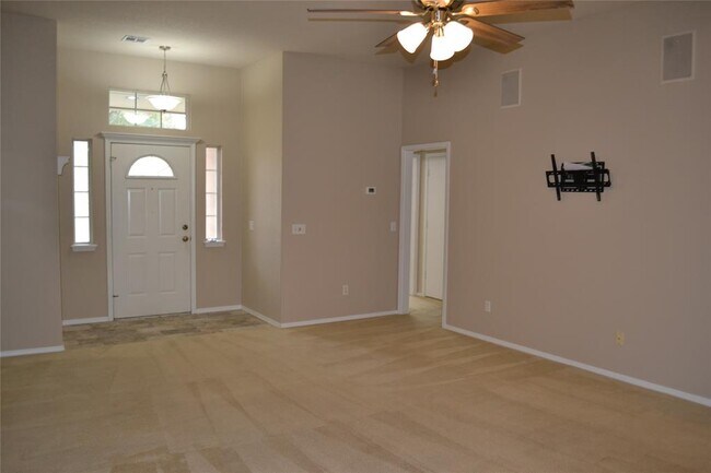 Building Photo - 204 Pinafore Dr