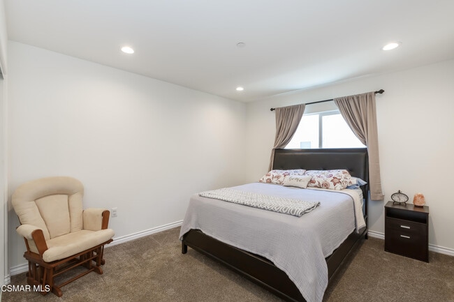 Building Photo - 327 Newbury Vista Ln