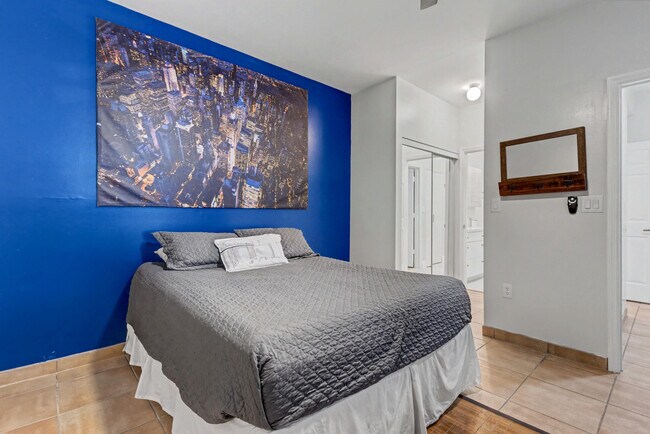 Building Photo - 1545 Seagrape Way