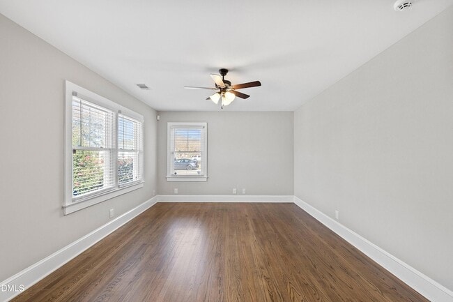 Building Photo - 209 S Walnut St