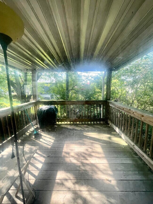 Building Photo - 452 Larkwood Dr