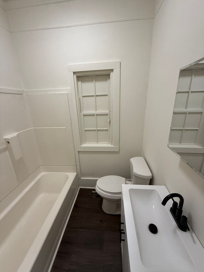 Building Photo - 2 Bedroom/2 Bathroom in Carrollton