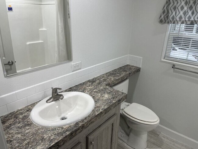 Building Photo - 156 Bauer Dr