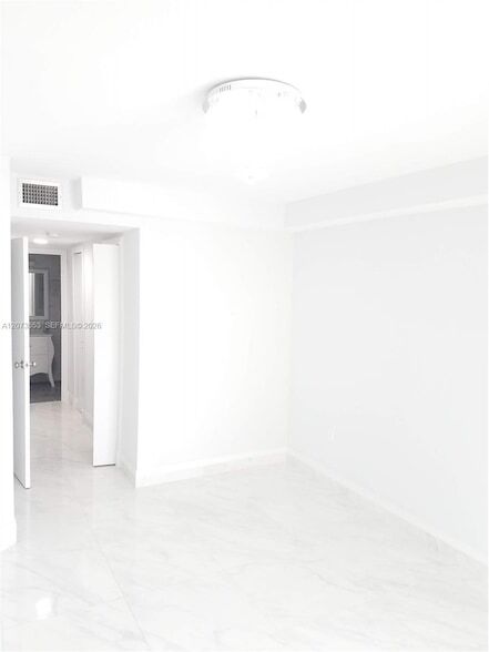 Building Photo - 6937 Bay Dr