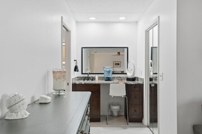 Building Photo - 13609 Heritage Way