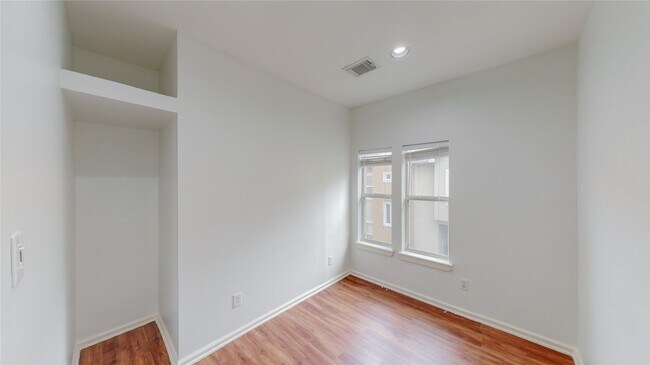 Building Photo - 5843 Petty St