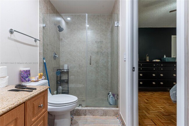 Building Photo - 6931 SW 154th Ct