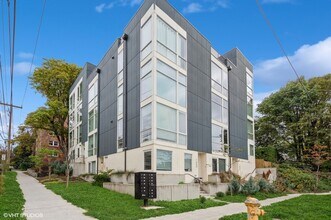 Building Photo - Beautiful Modern Capitol Hill Townhome