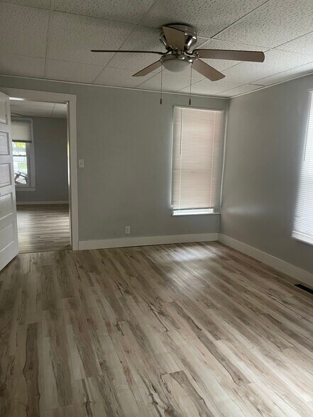 BEDROOM - 838 N Elizabeth St