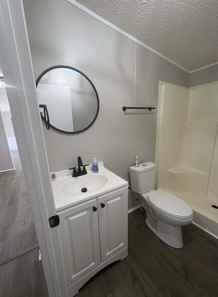 Building Photo - 129 Madison St SW