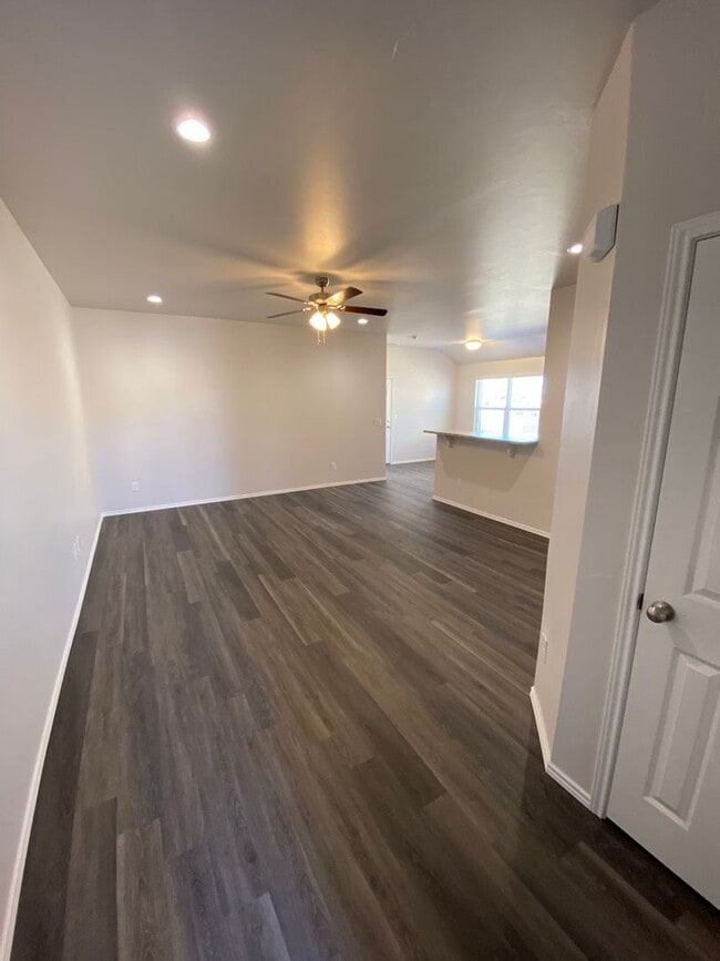 Building Photo - Now Pre-Leasing! Comfortable & Stylish 3-Bed, 2 Bath Home in Yukon