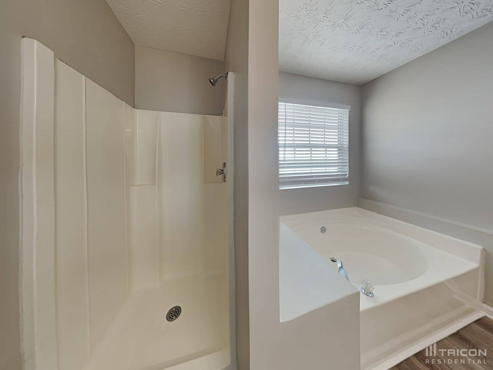 Building Photo - 6195 Flagstaf Walk