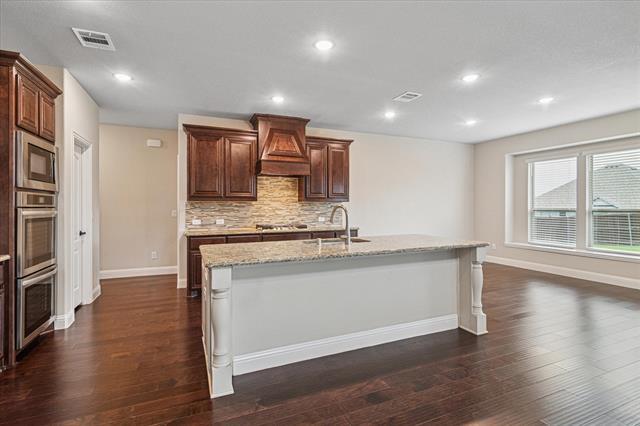 Building Photo - 1702 Veneto Dr