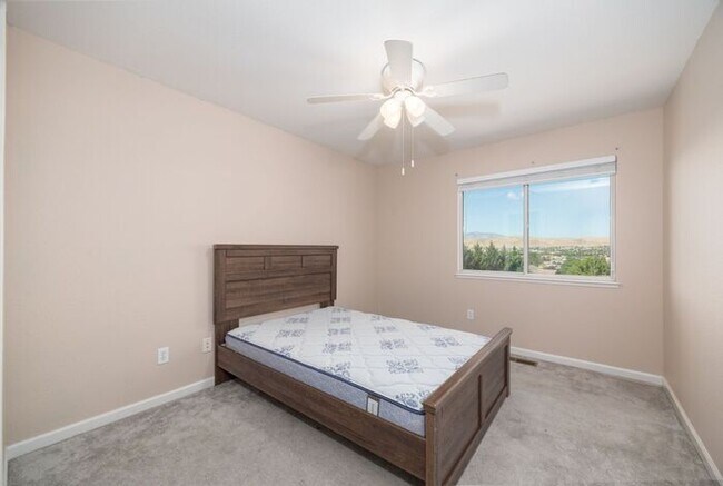 Building Photo - Welcome to this STUNNING 4-bedroom, 2.5-ba...